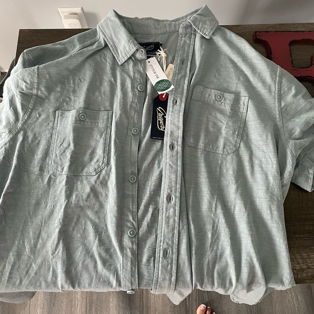 Men’s short sleeve button up